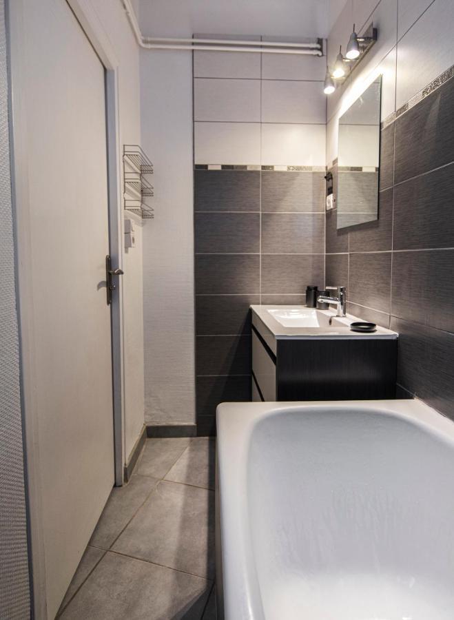 Appartement Avec Balcon A 250 M De La Gare, Hyper Centre Тур Екстер'єр фото