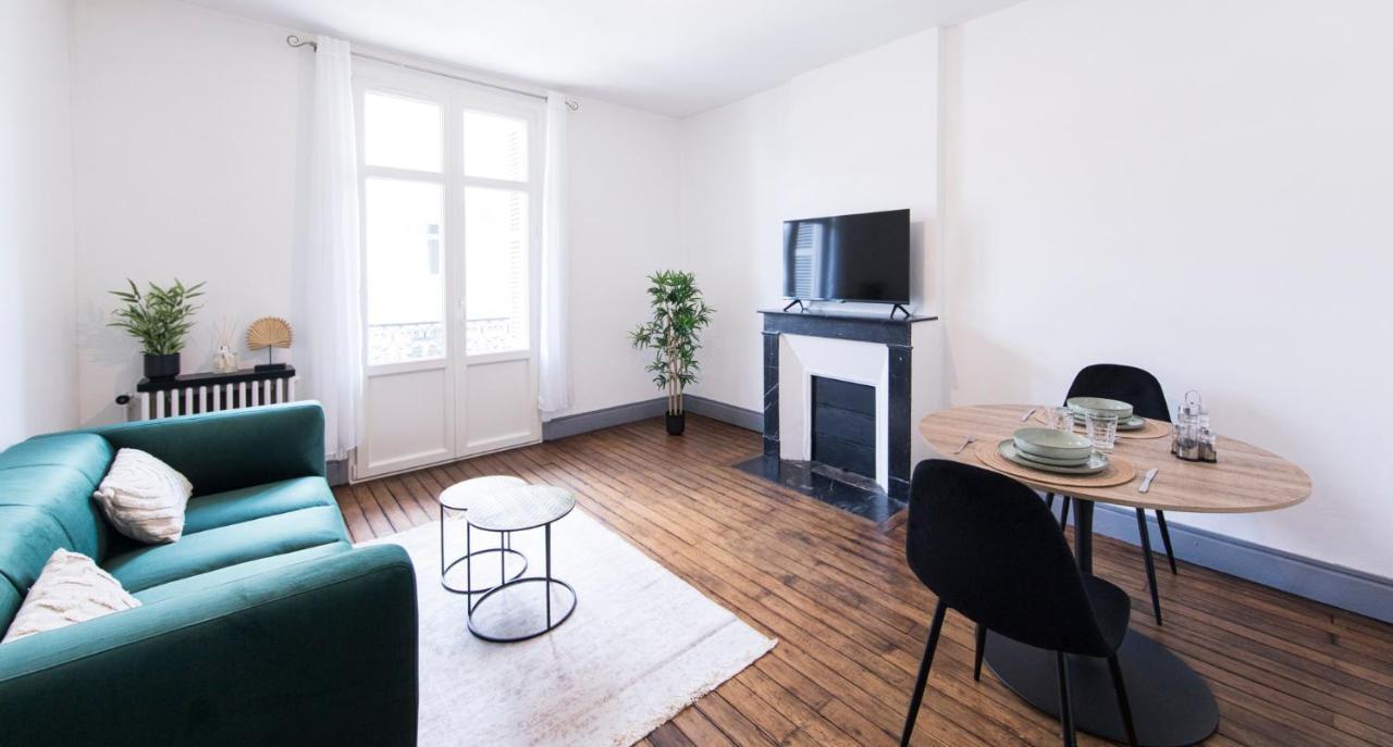 Appartement Avec Balcon A 250 M De La Gare, Hyper Centre Тур Екстер'єр фото